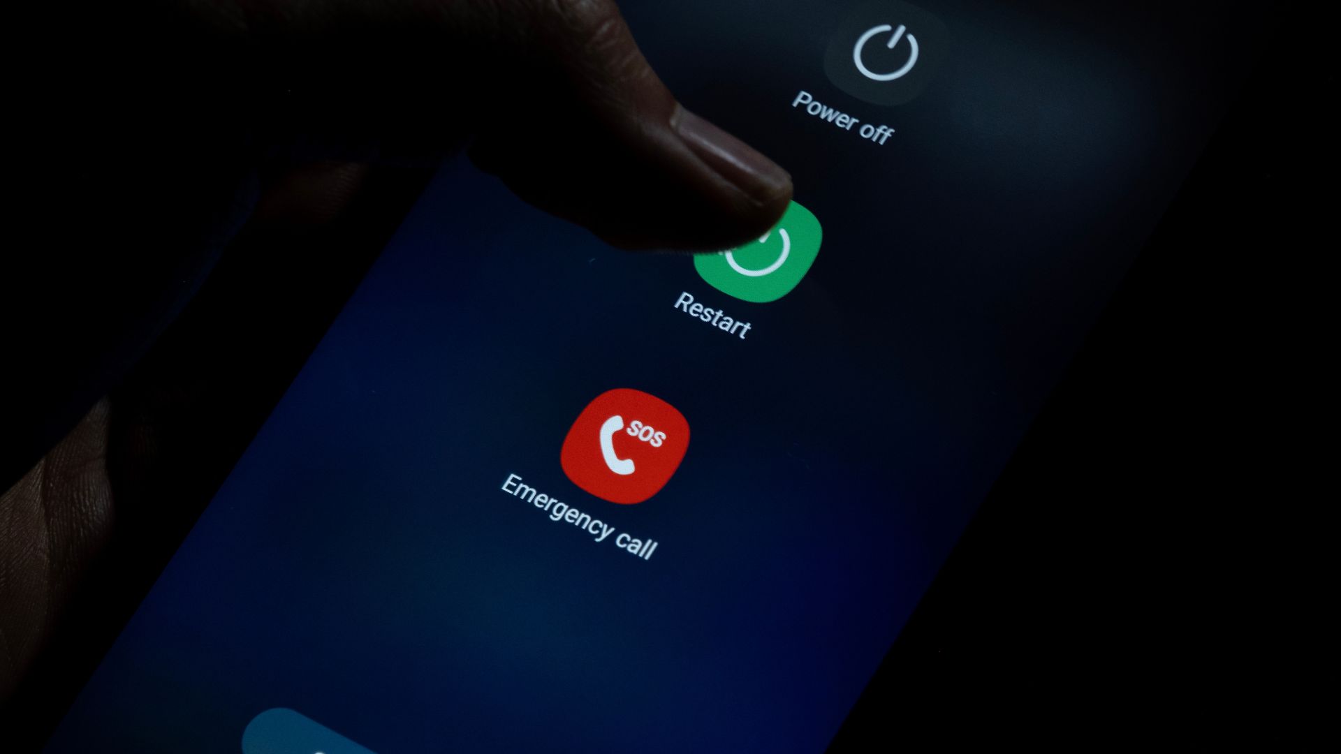 Cada cuánto debes reiniciar el teléfono móvil y por qué es útil para cuidar tus datos.