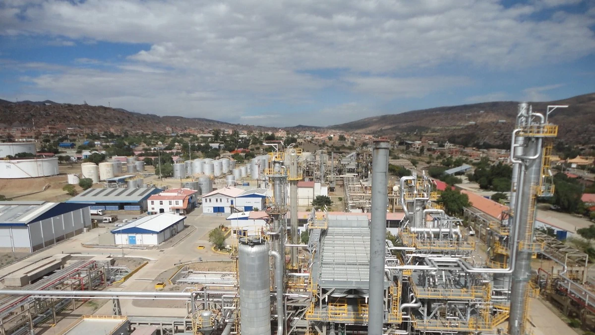 Gobierno apuesta un incremento de refinación de 10.000 barriles de crudo por día, con un beneficio de $us 49 millones para el país