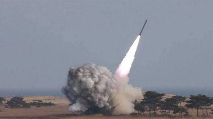Corea del Norte lanza dos misiles balísticos al mar de Japón tras condenar pedidos de desnuclearización