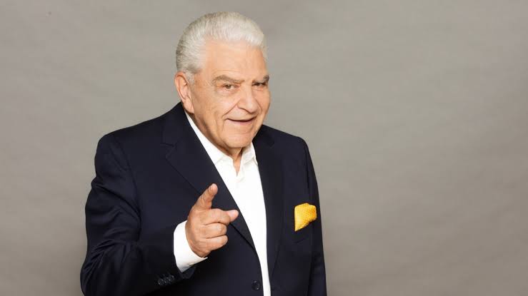 Don Francisco vuelve al estudio de 'Sábado Gigante' para unir el ayer y el hoy